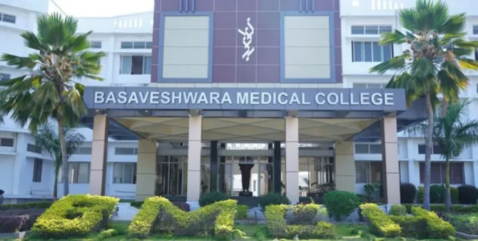 MBBS-Admission-in-Basaveswara-Medical-College-and-Hospital-Chitradurga-BMCH-1