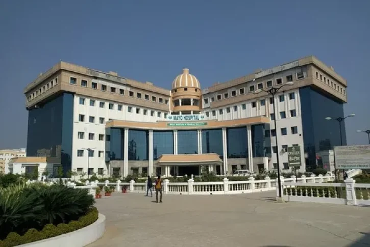 mayo-institute-of-medical-sciences-barabanki-Admin-block